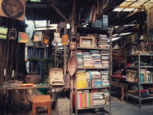 Kampoeng Gallery, Menikmati Kopi Sambil Menjelajahi Seni Vintage
